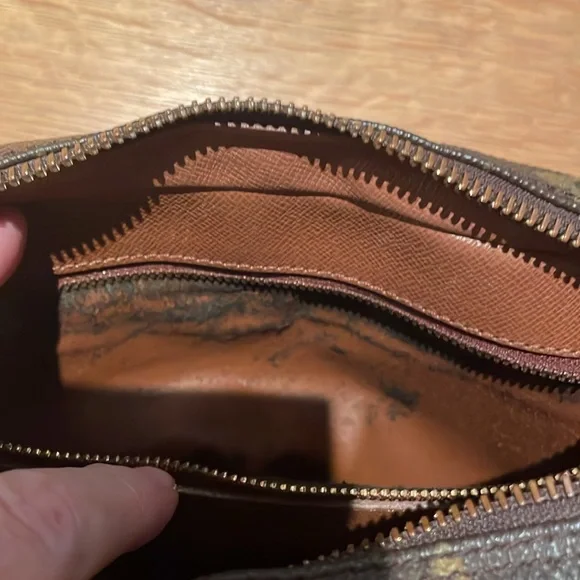 Louis Vuitton Jeune Fille MM - Picture 13 of 16